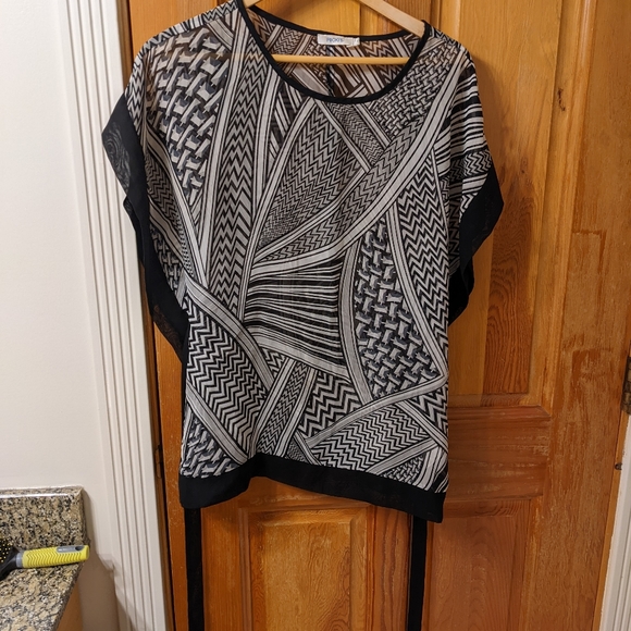 Ricki's Top - Picture 2 of 5